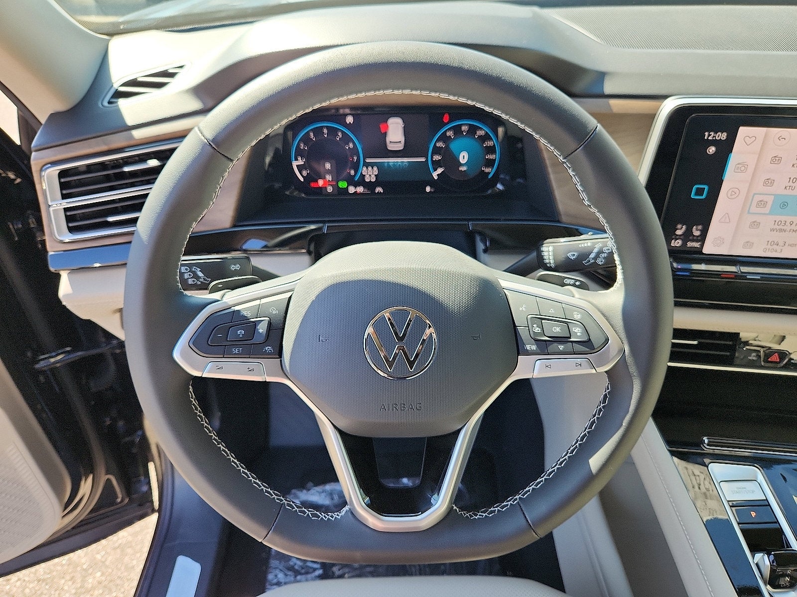 2026 Volkswagen Atlas SE w/Technology