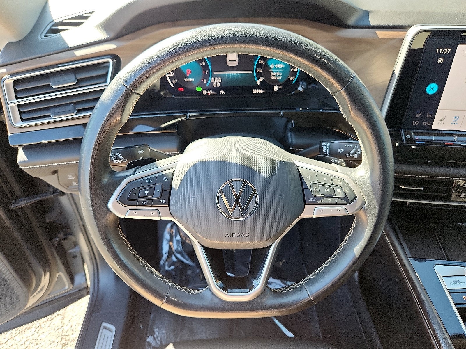 2024 Volkswagen Atlas 2.0T SE w/Technology