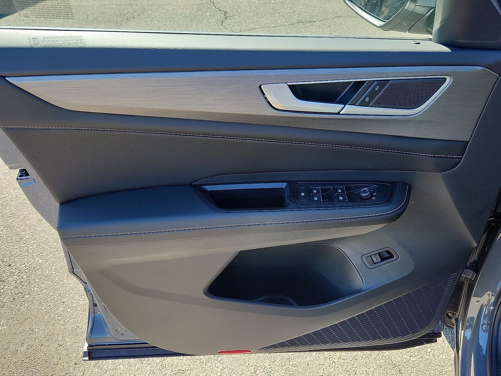 2026 Volkswagen Atlas Cross Sport SE w/Technology