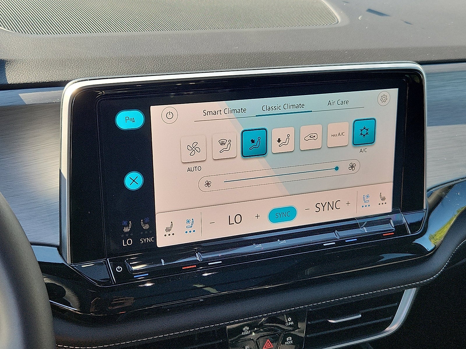 2026 Volkswagen Atlas Cross Sport SE w/Technology