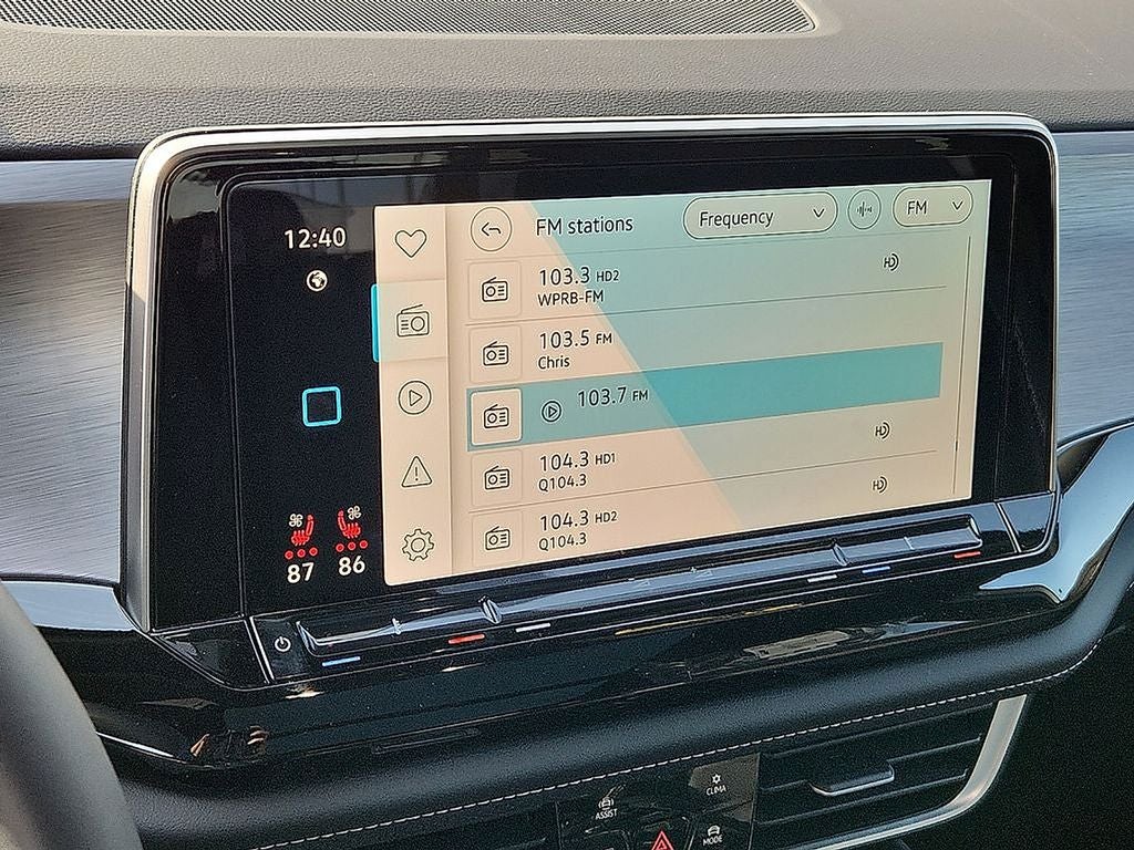 2026 Volkswagen Atlas Cross Sport 2.0T SE w/Technology