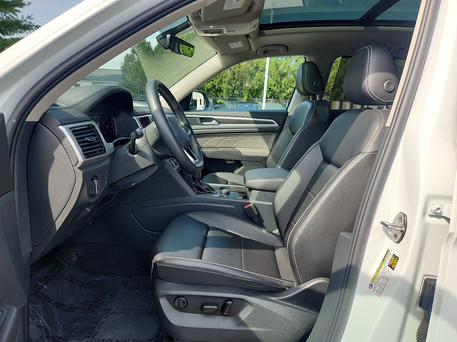2023 Volkswagen Atlas 3.6L V6 SE w/Technology