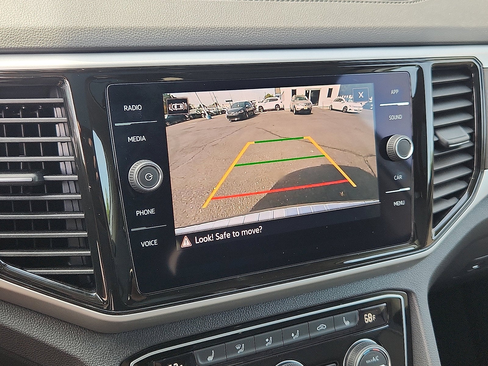 2023 Volkswagen Atlas 3.6L V6 SE w/Technology