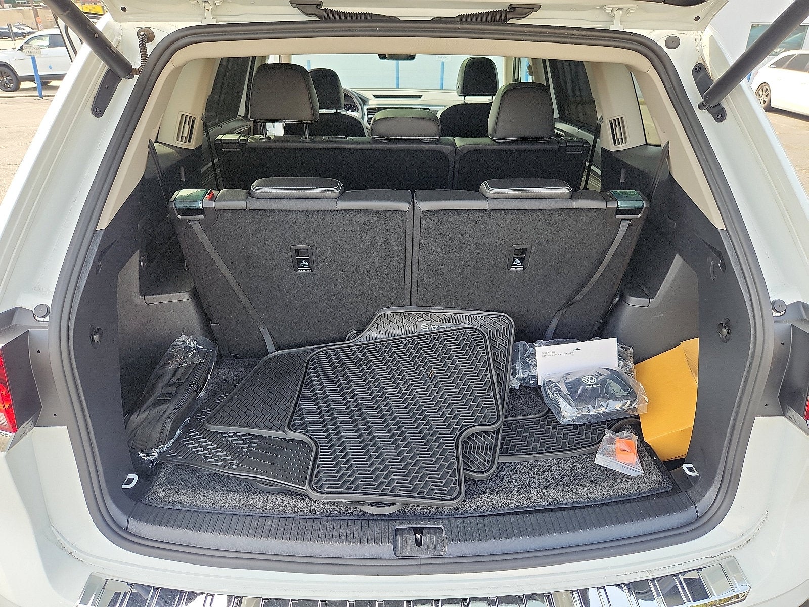 2023 Volkswagen Atlas 3.6L V6 SE w/Technology