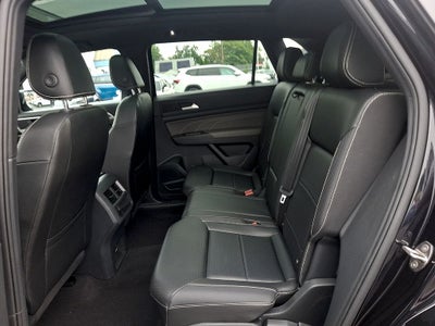 2023 Volkswagen Atlas Cross Sport 2.0T SEL R-Line