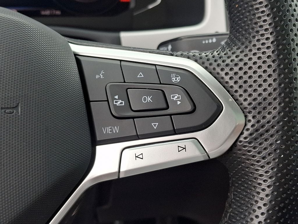 2023 Volkswagen Atlas Cross Sport 2.0T SEL R-Line