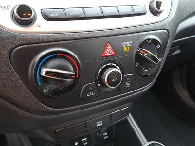 2022 Hyundai Accent SE