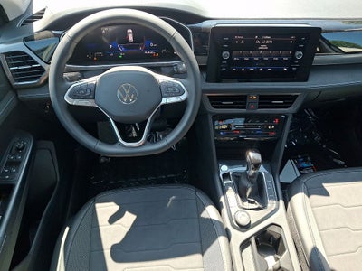 2026 Volkswagen Taos 1.5T SE Black