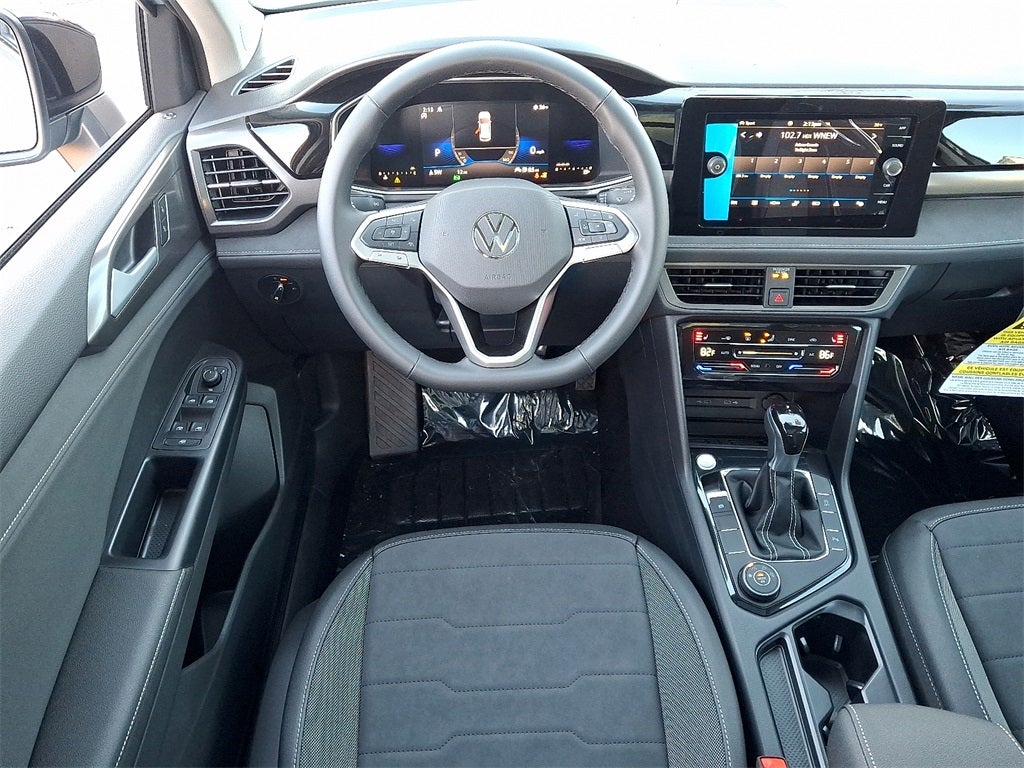 2025 Volkswagen Taos 1.5T SE Black