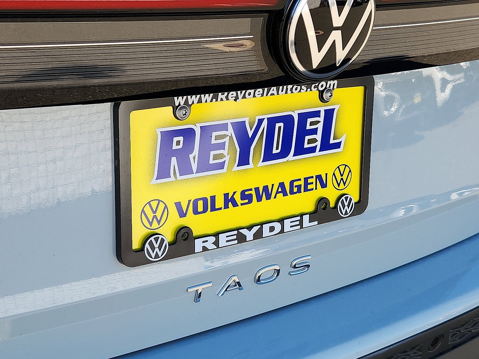 2027 Volkswagen Taos 1.5T SE Black