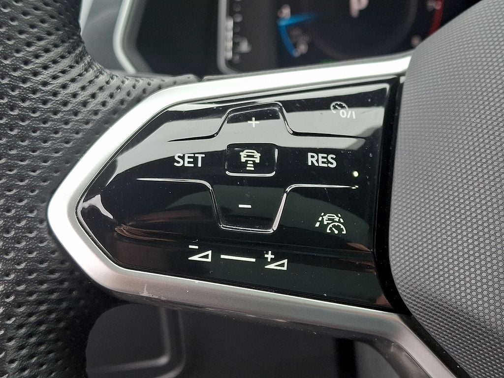 2024 Volkswagen Tiguan 2.0T SEL R-Line