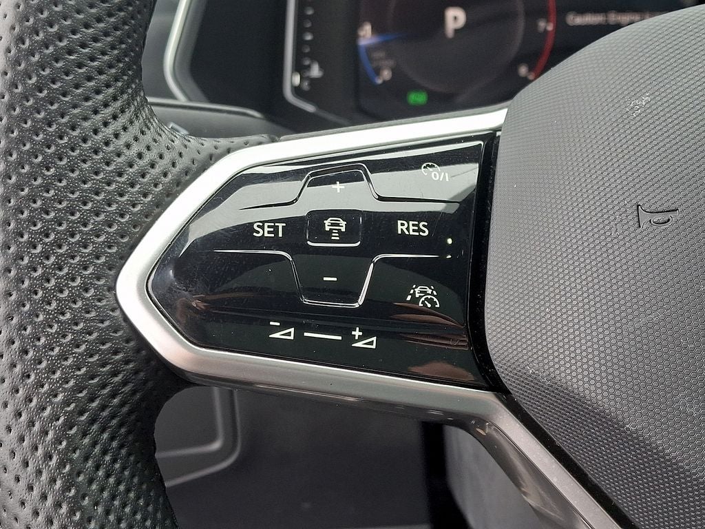 2023 Volkswagen Tiguan 2.0T SEL R-Line