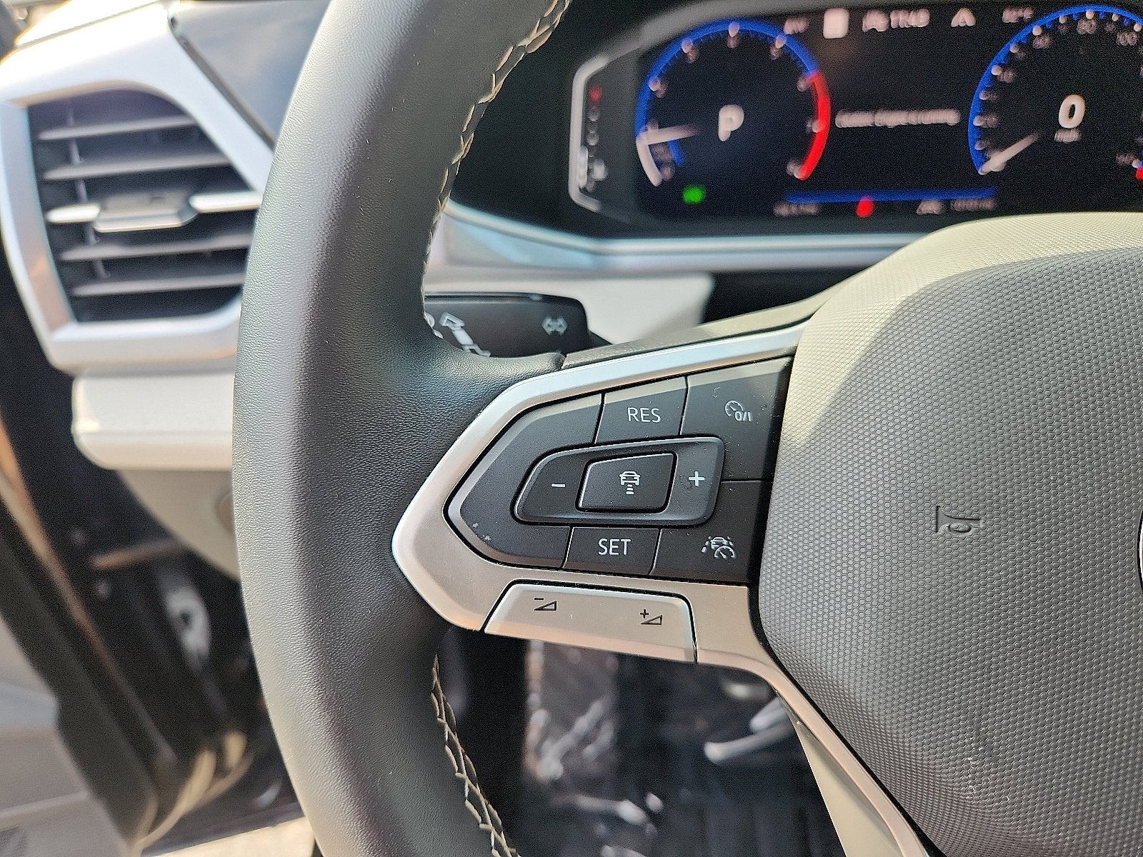 2025 Volkswagen Taos 1.5T SEL