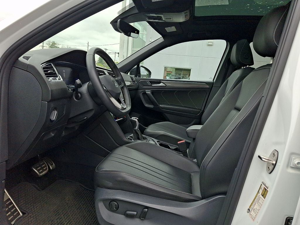 2023 Volkswagen Tiguan 2.0T SE R-Line Black