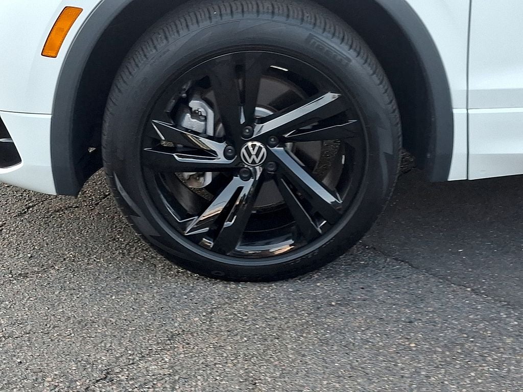 2024 Volkswagen Tiguan 2.0T SE R-Line Black