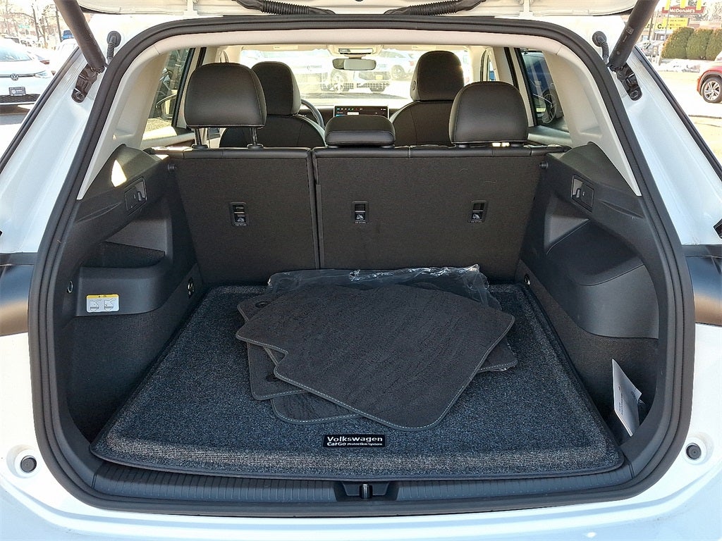 2025 Volkswagen Tiguan 2.0T SE