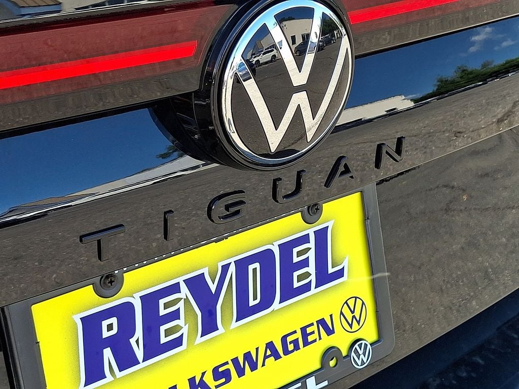 2026 Volkswagen Tiguan 2.0T SE R-Line Black