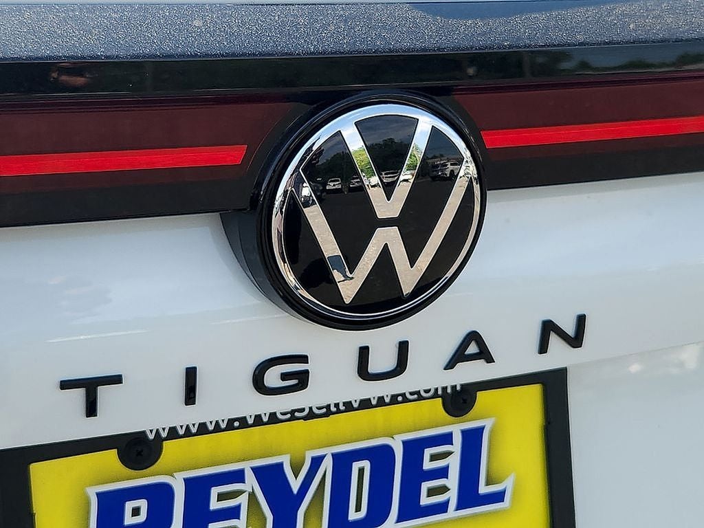2026 Volkswagen Tiguan 2.0T SE R-Line Black