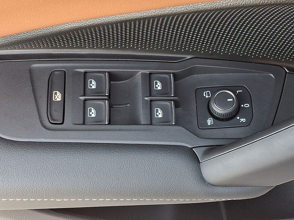 2025 Volkswagen Tiguan 2.0T SEL R-Line