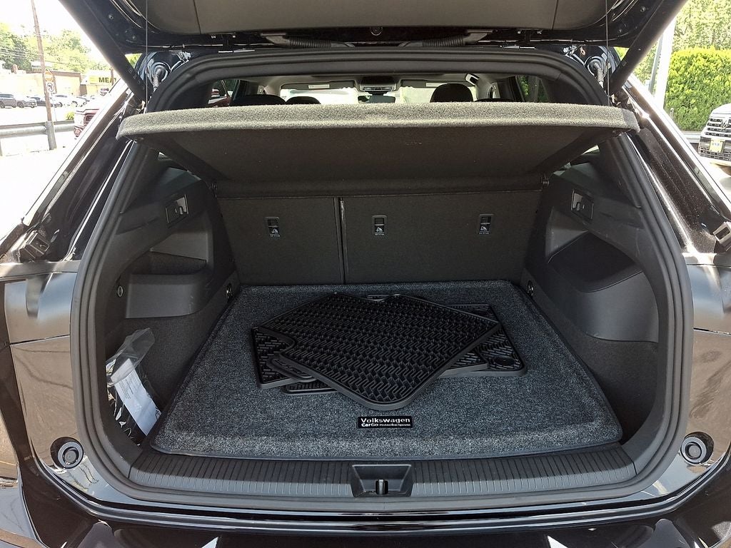 2025 Volkswagen Tiguan 2.0T SEL R-Line