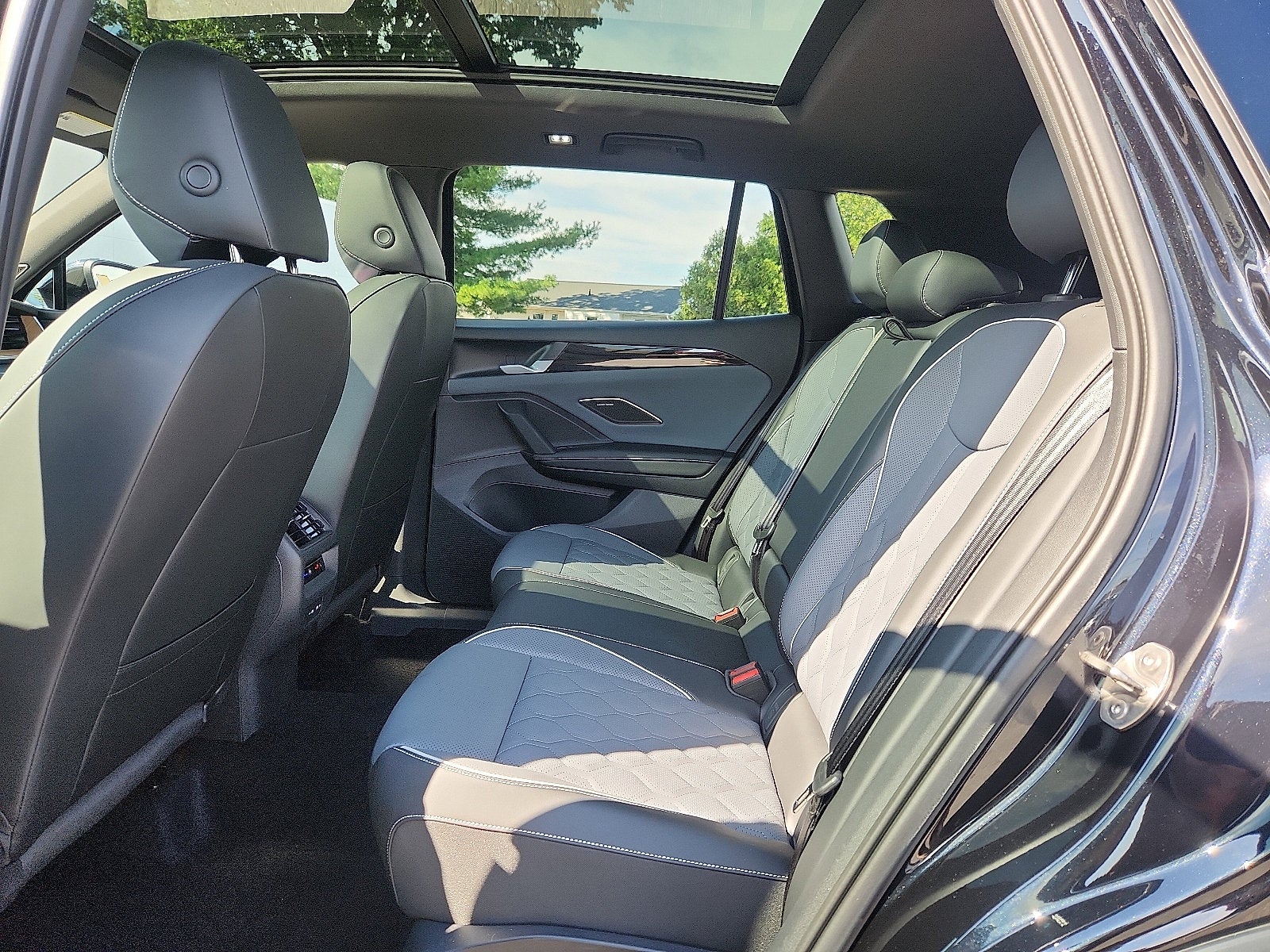 2025 Volkswagen Tiguan 2.0T SEL R-Line