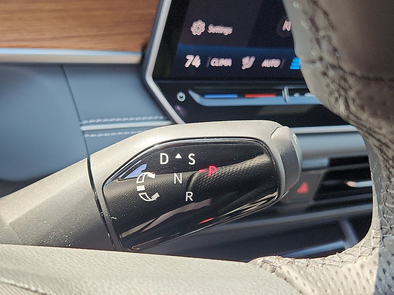 2025 Volkswagen Tiguan 2.0T SEL R-Line