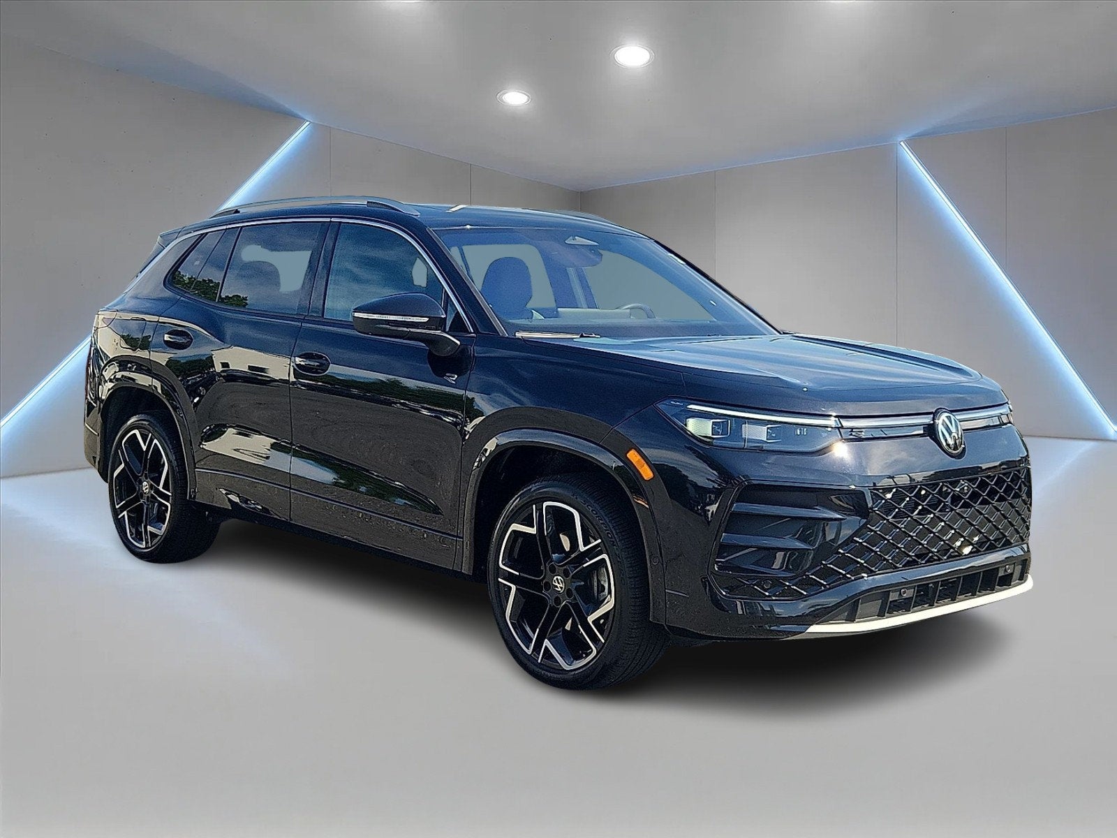 2025 Volkswagen Tiguan 2.0T SEL R-Line