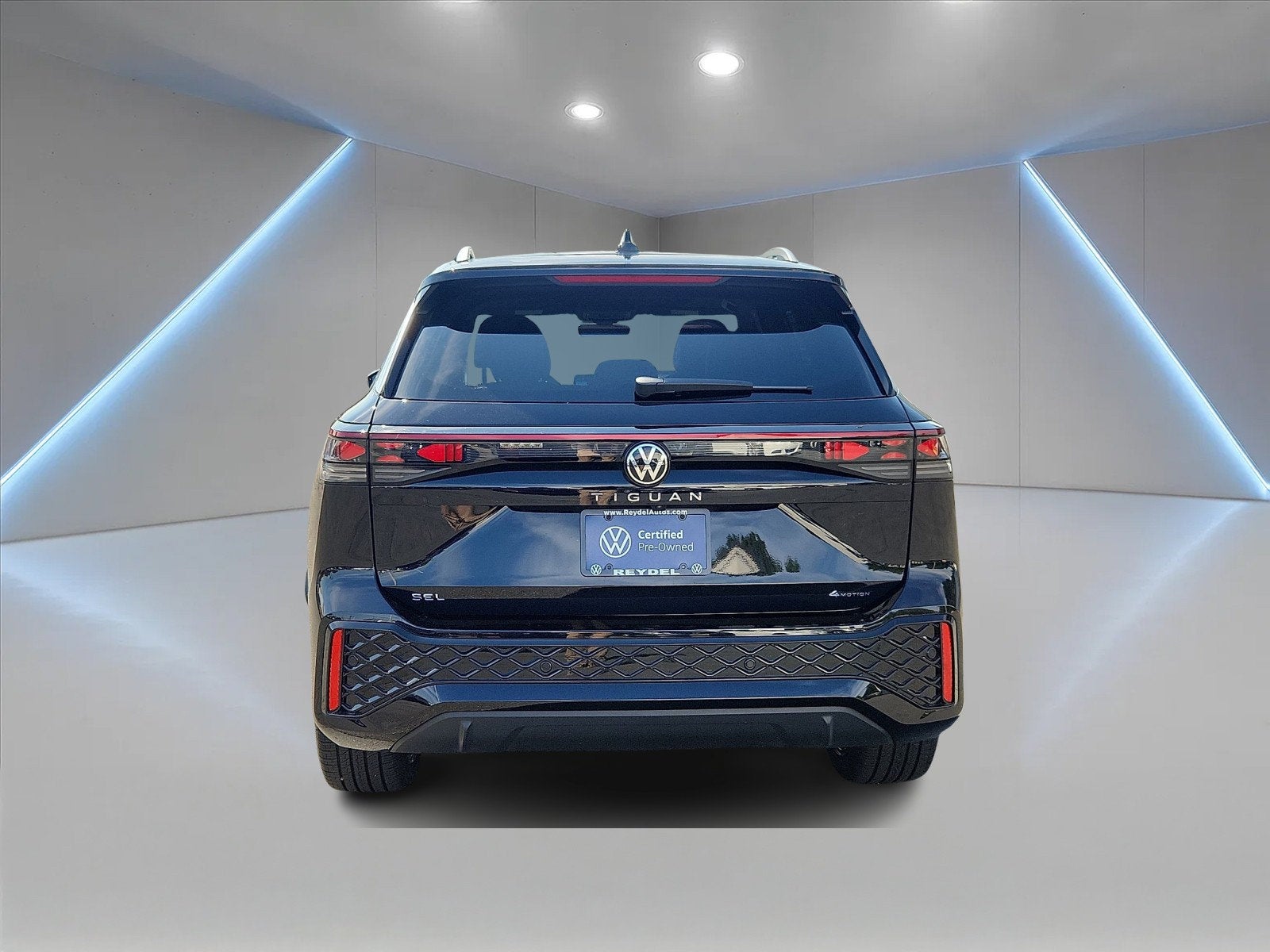 2025 Volkswagen Tiguan 2.0T SEL R-Line
