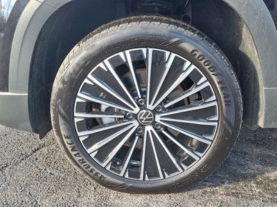 2025 Volkswagen Taos 1.5T SE