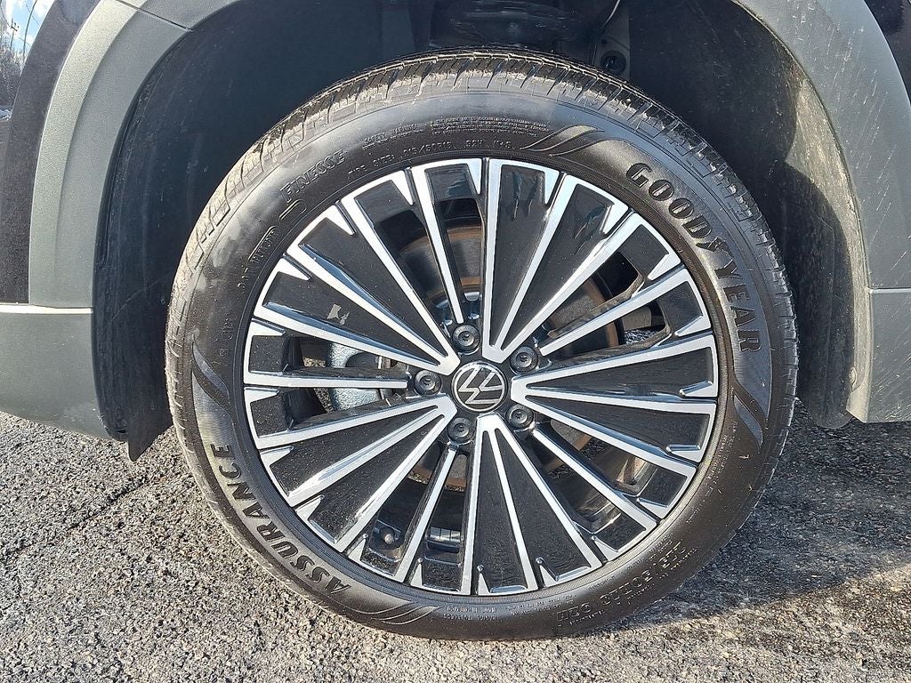 2025 Volkswagen Taos 1.5T SE