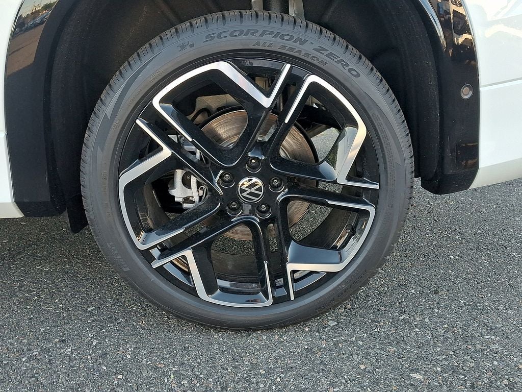 2026 Volkswagen Tiguan 2.0T SEL R-Line Turbo