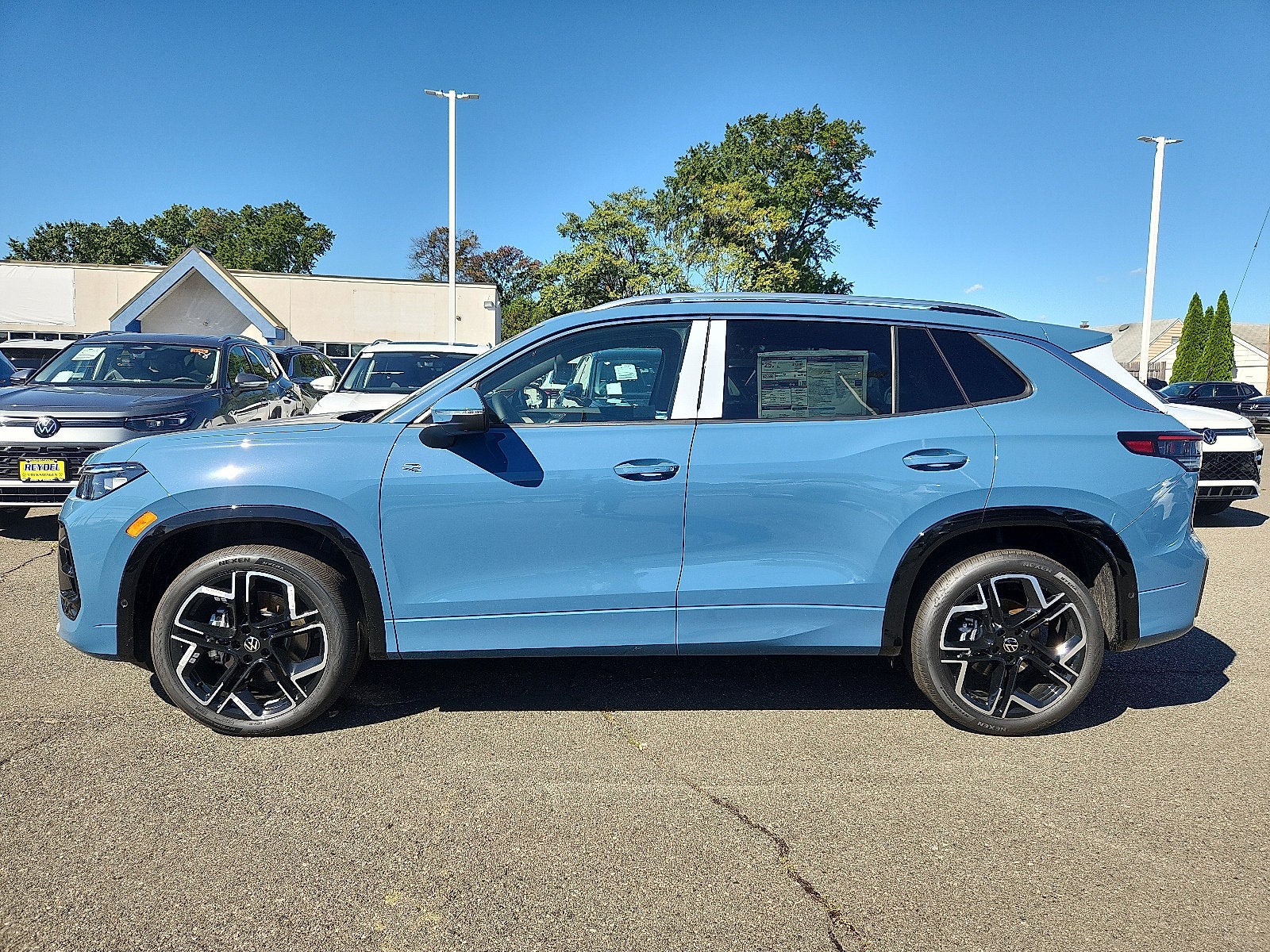 2026 Volkswagen Tiguan SEL R-Line Turbo