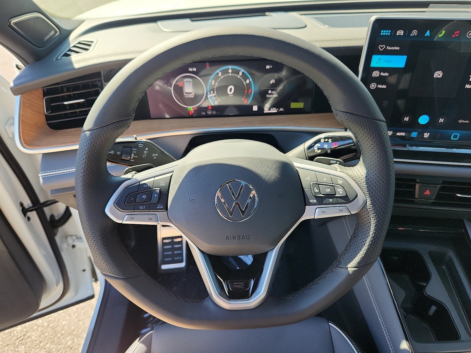 2026 Volkswagen Tiguan SEL R-Line Turbo