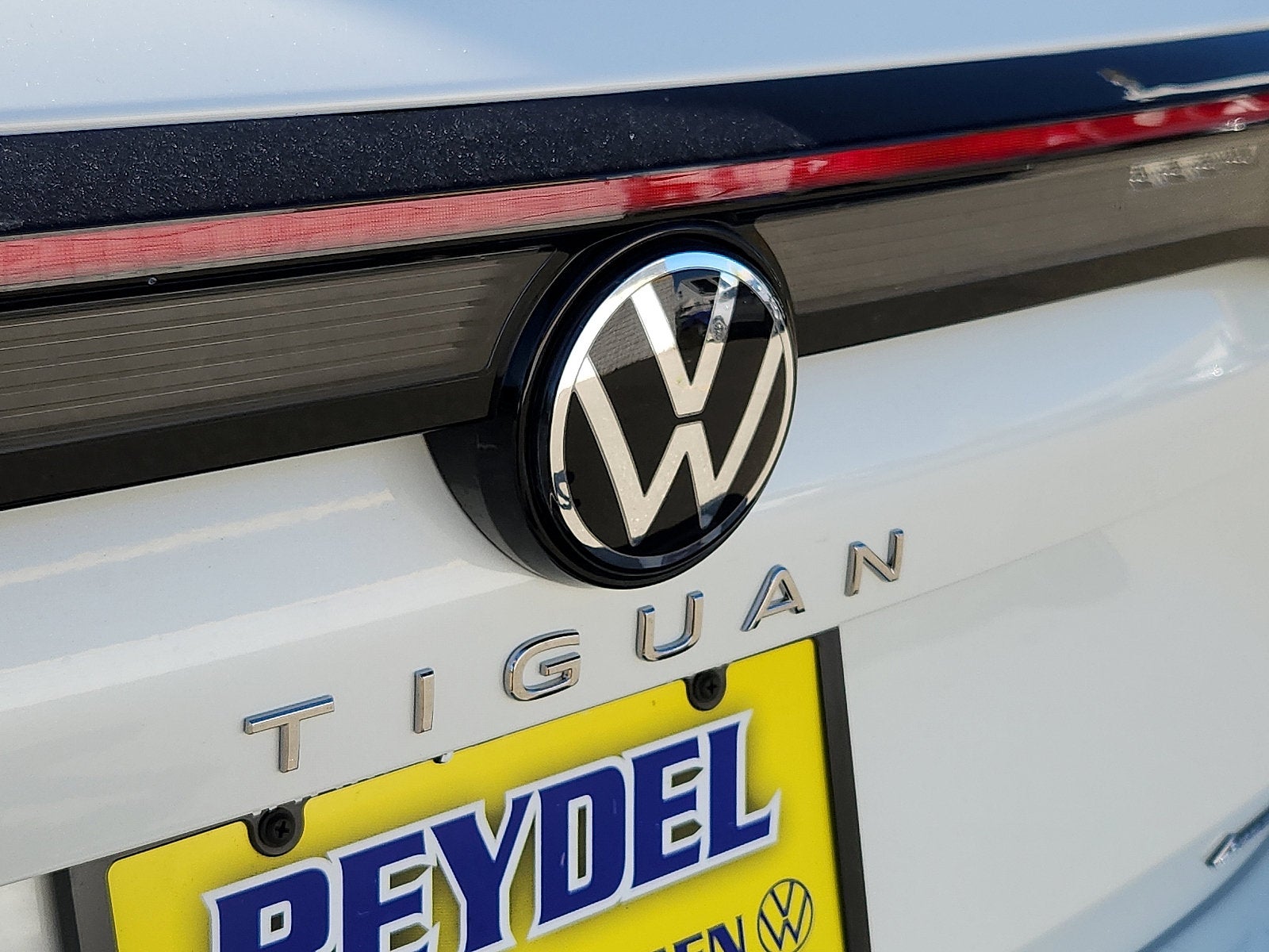 2026 Volkswagen Tiguan SEL R-Line Turbo