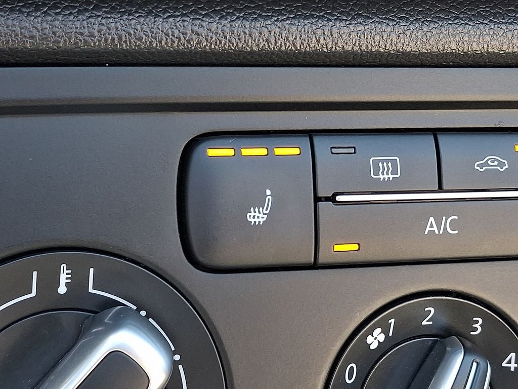 2018 Volkswagen Beetle 2.0T Coast