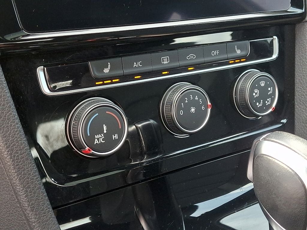 2021 Volkswagen Golf GTI 2.0T SE