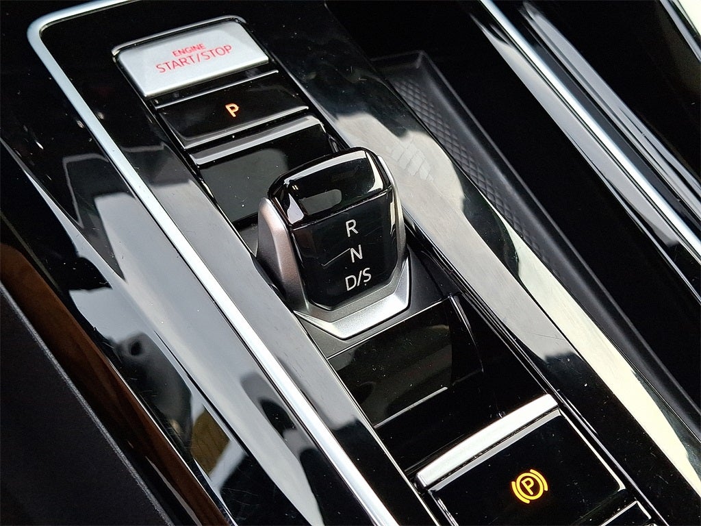 2024 Volkswagen Golf GTI 2.0T SE