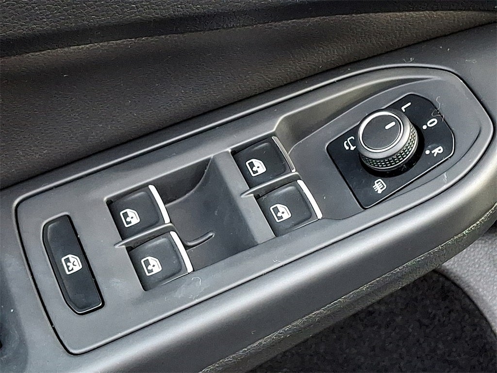 2024 Volkswagen Golf GTI 2.0T SE