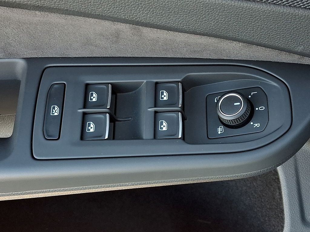 2025 Volkswagen Golf GTI 2.0T SE