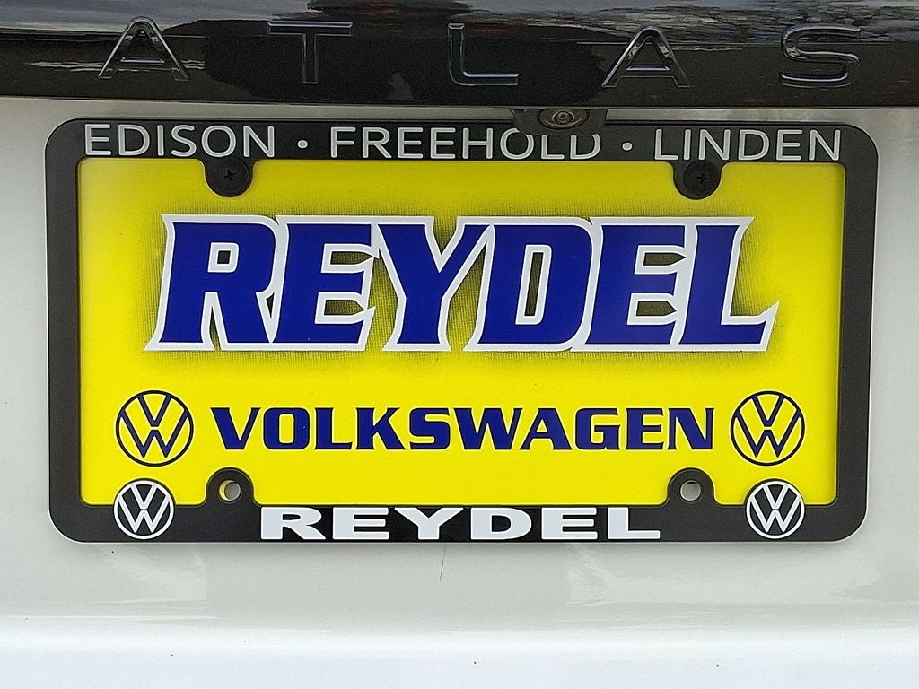 2026 Volkswagen Atlas Cross Sport 2.0T SEL R-Line Black