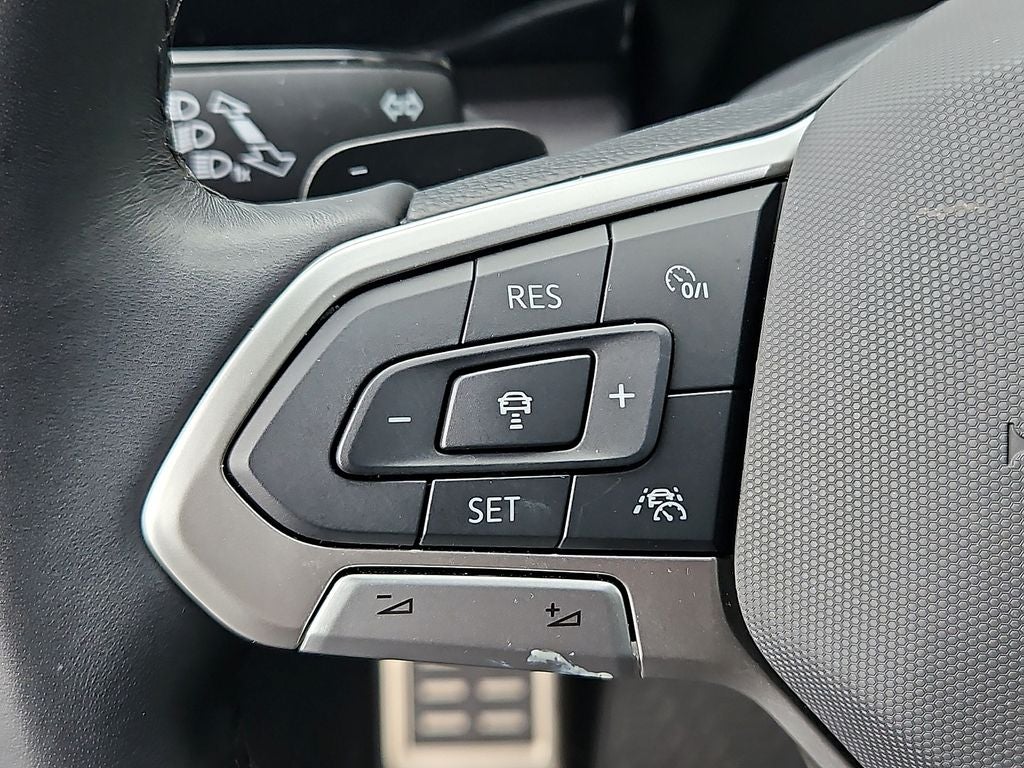 2024 Volkswagen Atlas Cross Sport 2.0T SEL R-Line