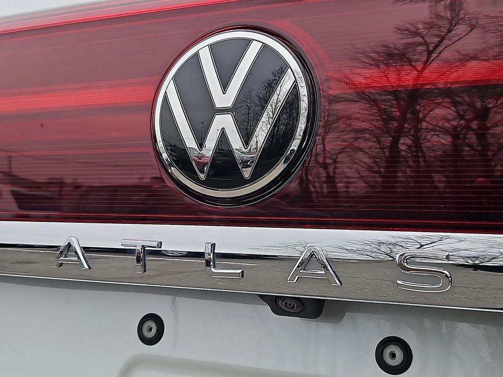 2024 Volkswagen Atlas Cross Sport 2.0T SEL R-Line