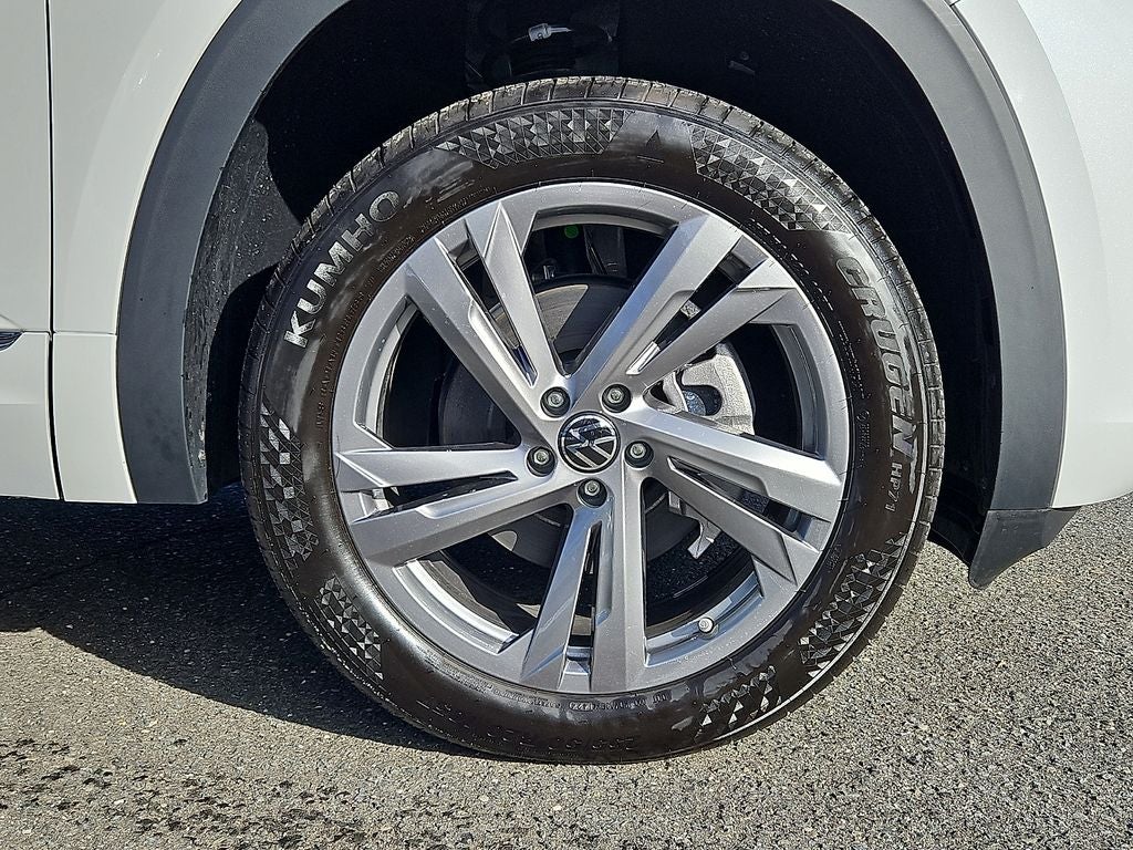 2024 Volkswagen Atlas Cross Sport 2.0T SEL R-Line