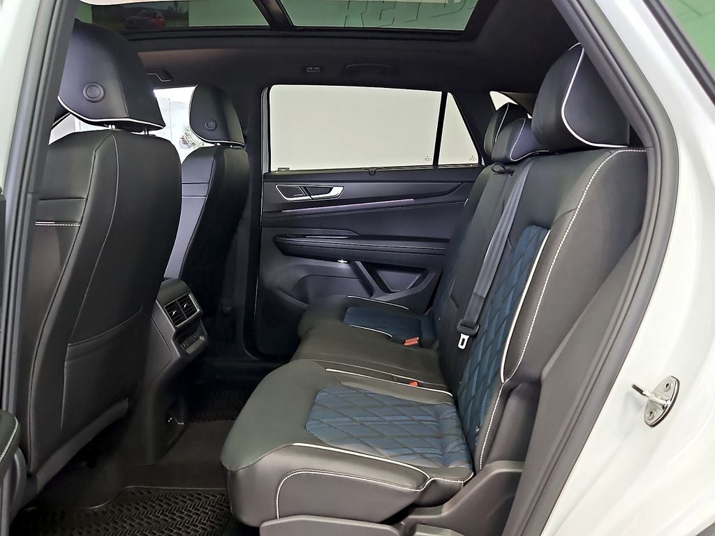 2026 Volkswagen Atlas Cross Sport 2.0T SEL Premium R-Line