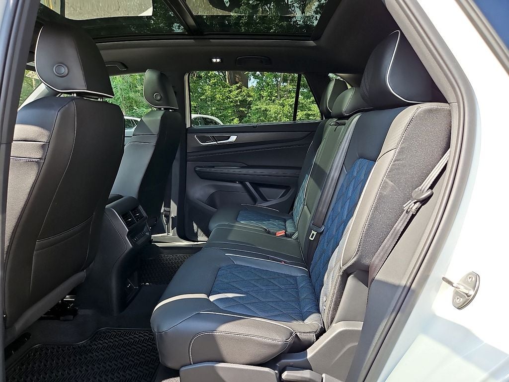 2026 Volkswagen Atlas Cross Sport 2.0T SEL Premium R-Line