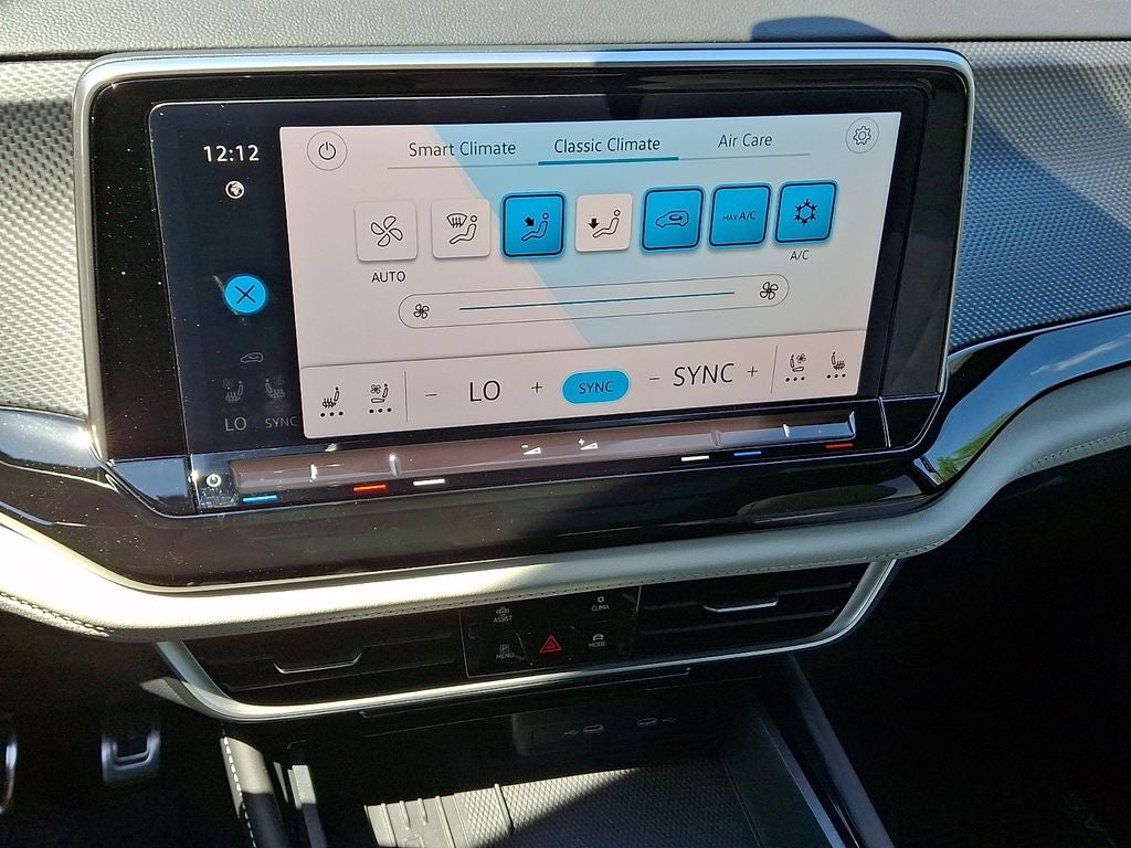 2025 Volkswagen Atlas Cross Sport 2.0T SEL Premium R-Line
