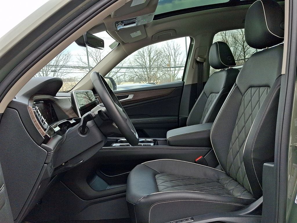 2025 Volkswagen Atlas 2.0T SEL Premium R-Line