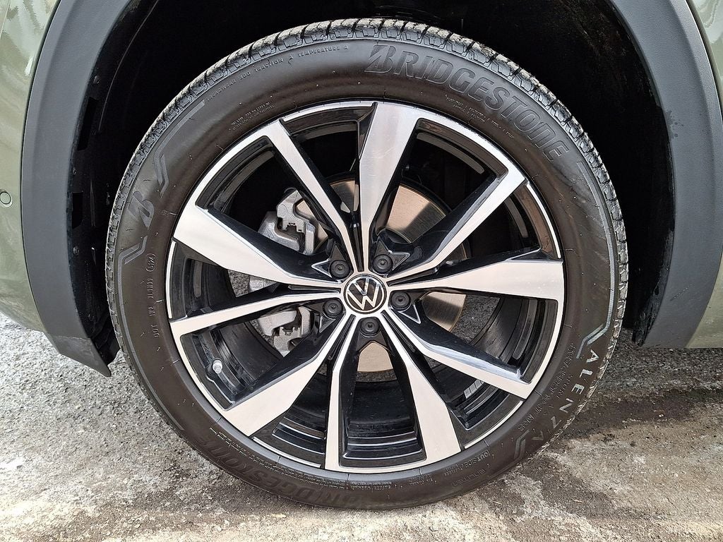 2025 Volkswagen Atlas 2.0T SEL Premium R-Line