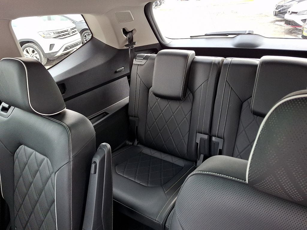 2025 Volkswagen Atlas 2.0T SEL Premium R-Line