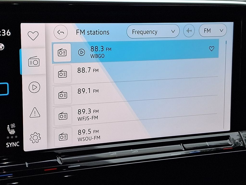 2025 Volkswagen Atlas Cross Sport 2.0T SE w/Technology